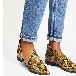 Brand New Free People Royale Flats in Snakeskin!